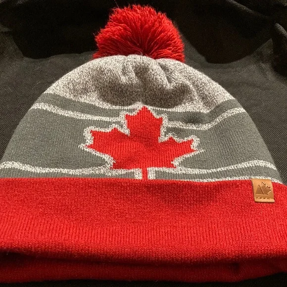 CANADA 🇨🇦 Gray and Red Pom-Pom Winter Toque - Picture 1 of 5